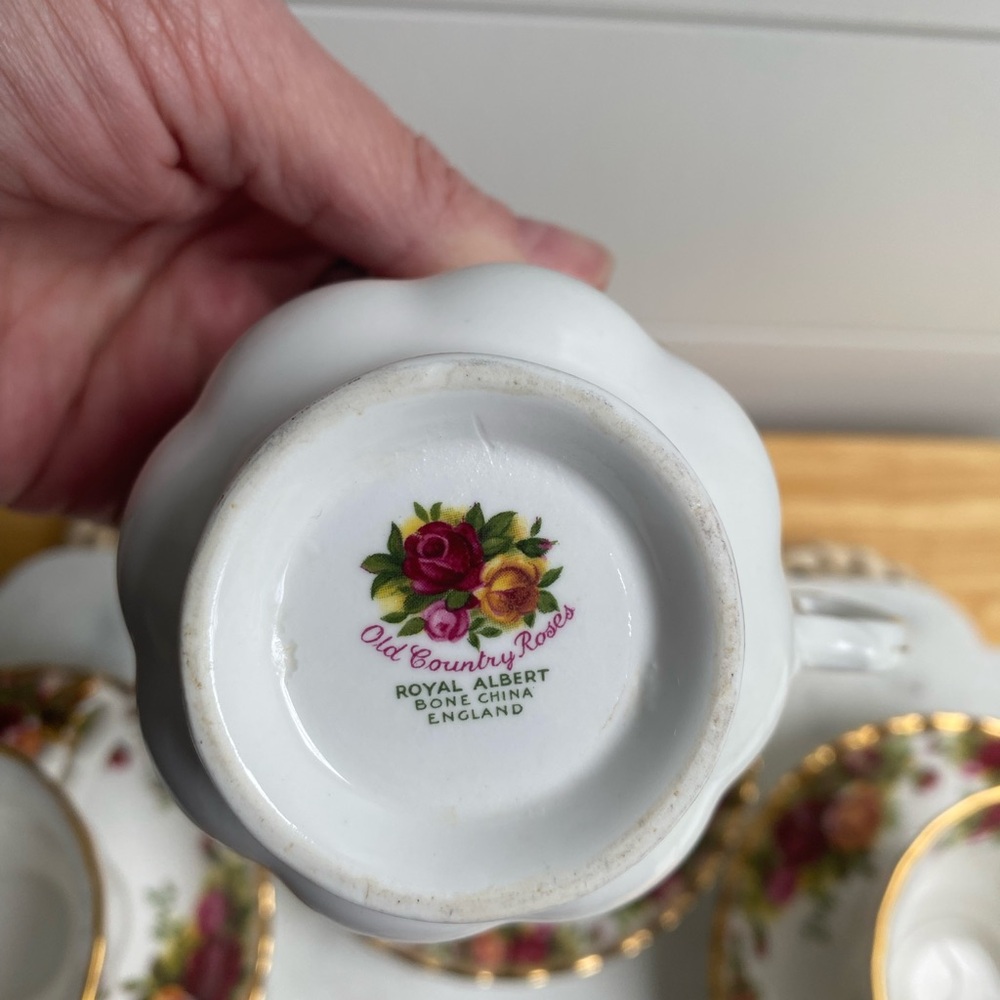Set Of 3 Royal Albert Old Country Roses Fine Bone China Tea Cups with Saucers - Picture 8 of 12